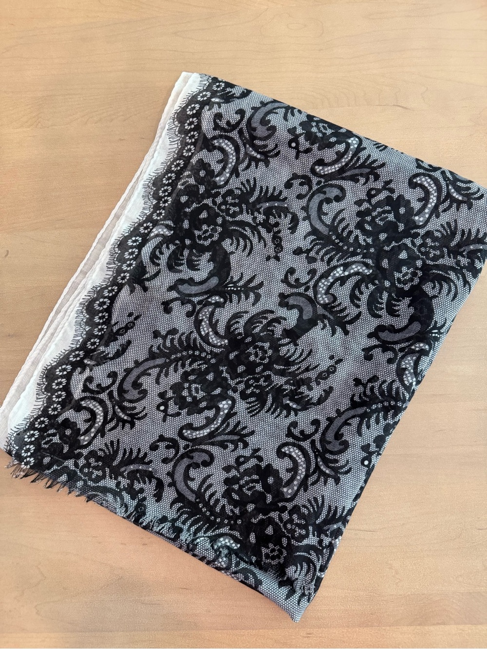 Black & White Floral Pattern Lightweight Women's Scarf